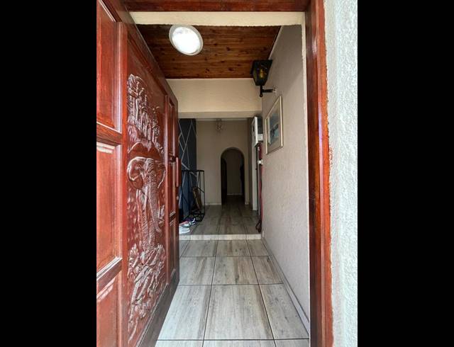 3 BEDROOM HOUSE FOR SALE IN KENSINGTON